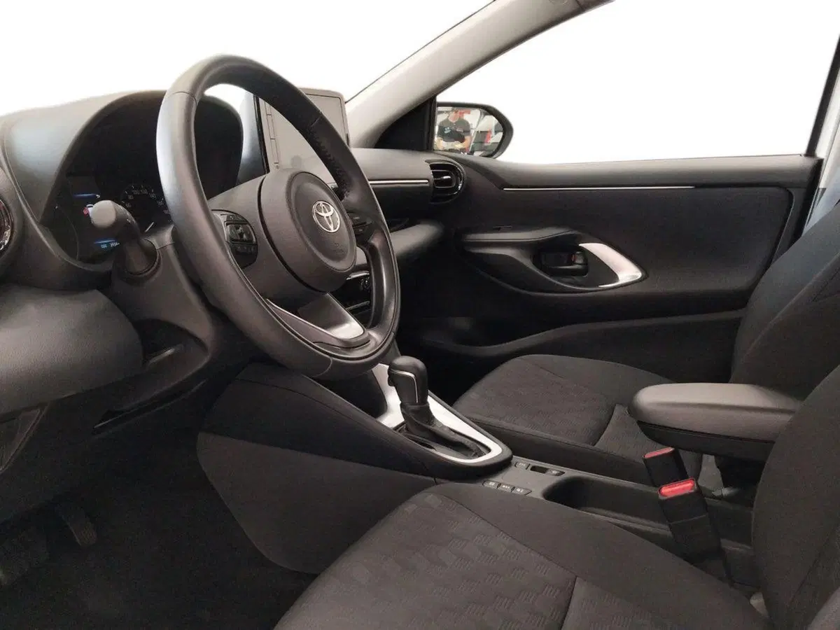 Toyota Yaris usata a Roma (6)