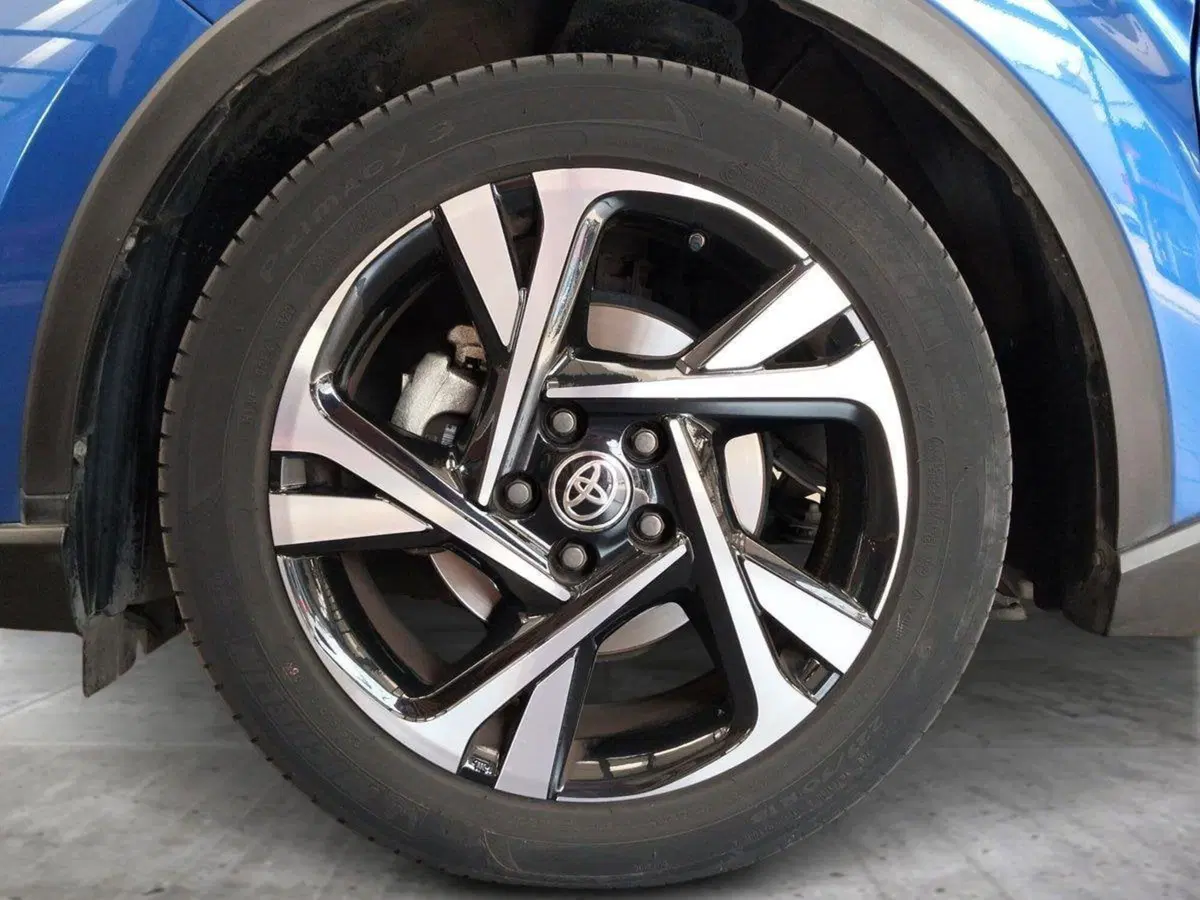 Toyota Toyota C-HR usata a Roma (14)