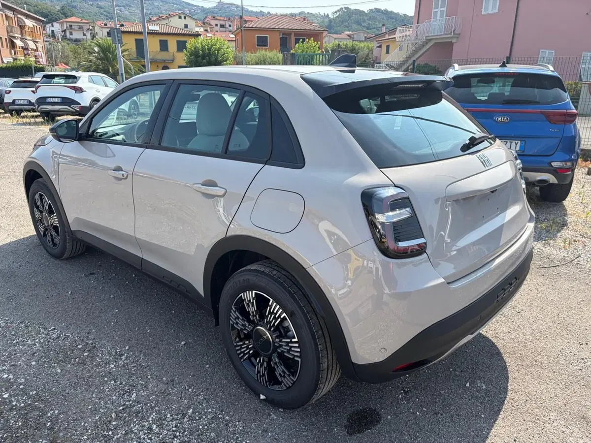 Fiat 600 nuova a La Spezia (5)