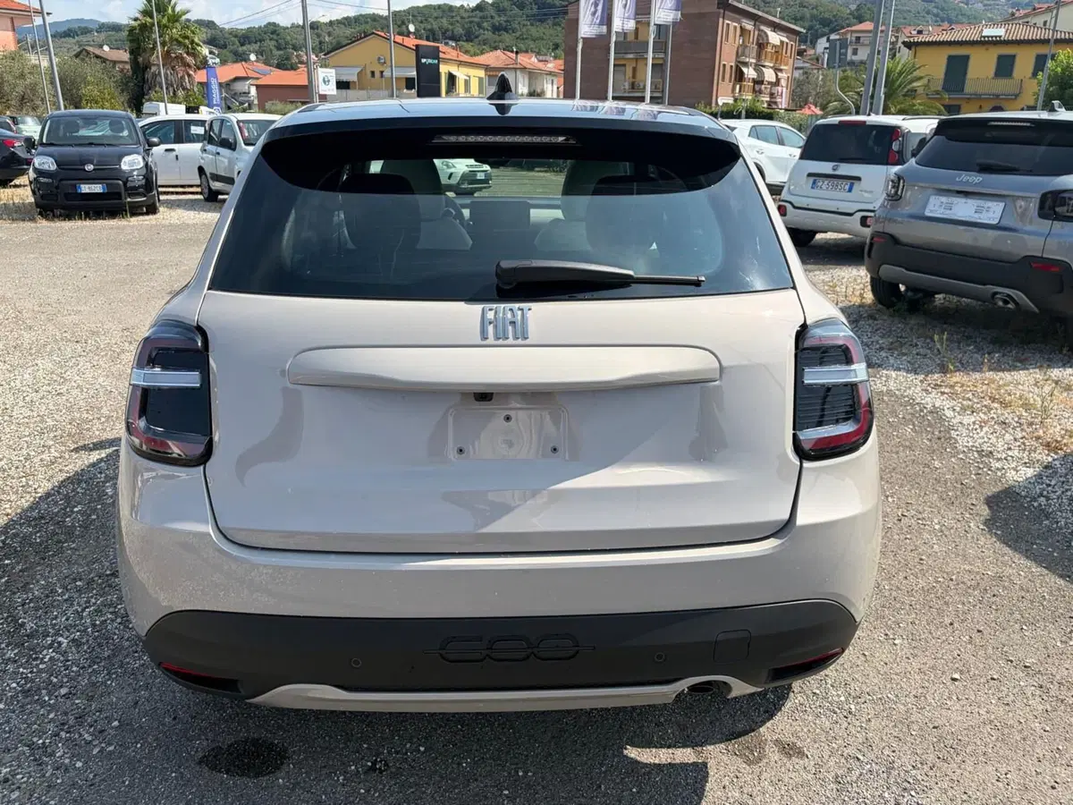 Fiat 600 nuova a La Spezia (6)