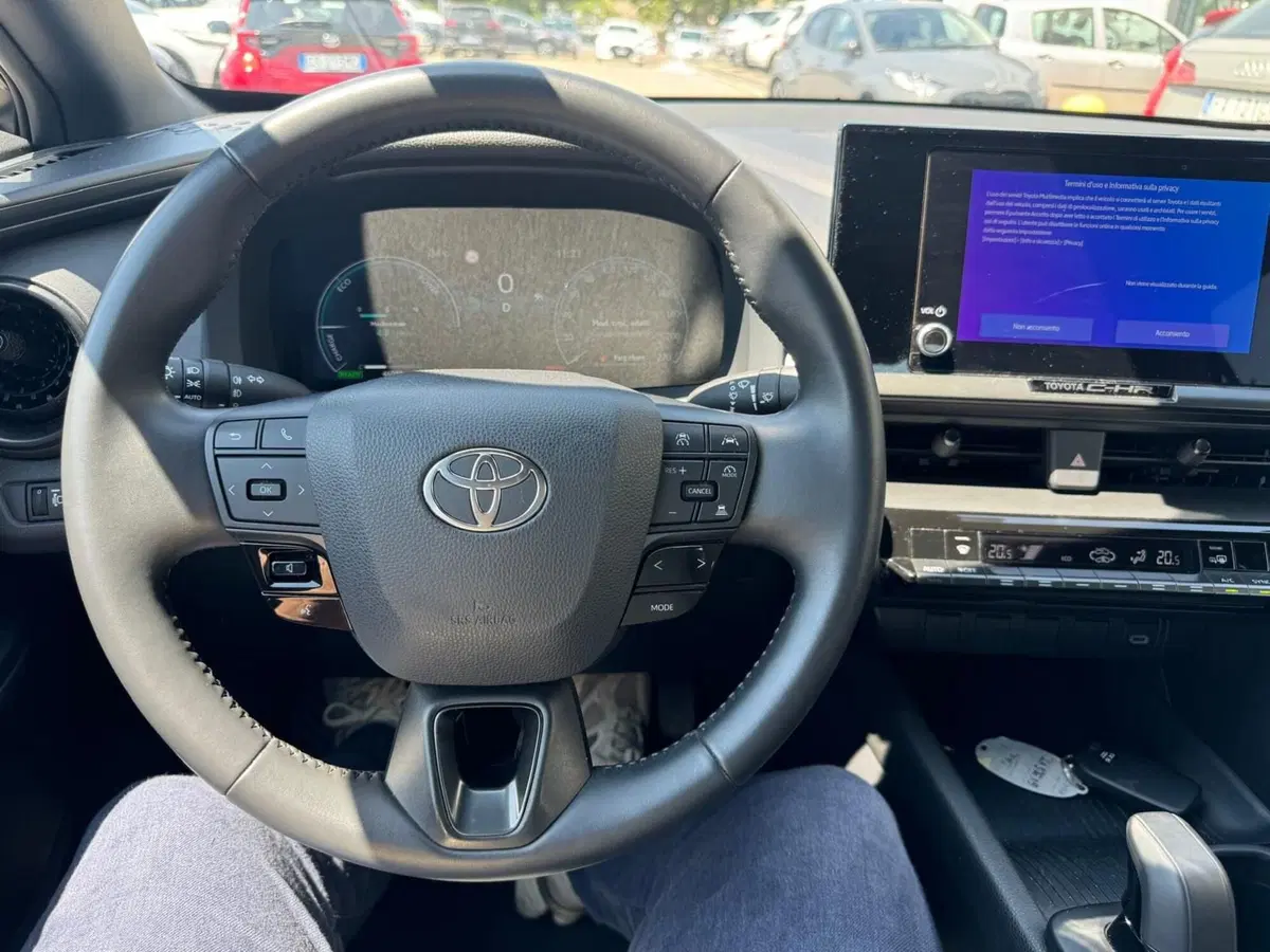 Toyota Toyota C-HR usata a Modena (11)