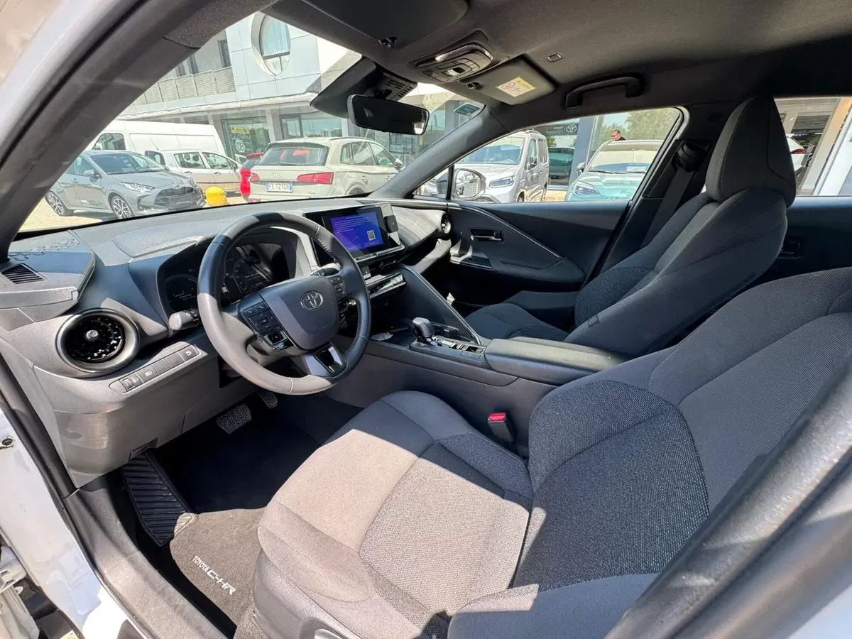 Toyota Toyota C-HR usata a Modena (12)