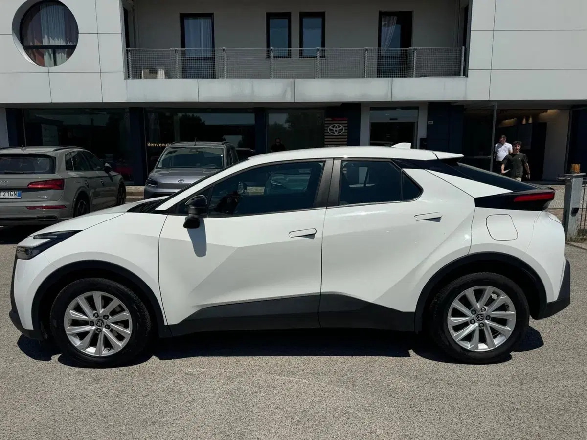Toyota Toyota C-HR usata a Modena (9)