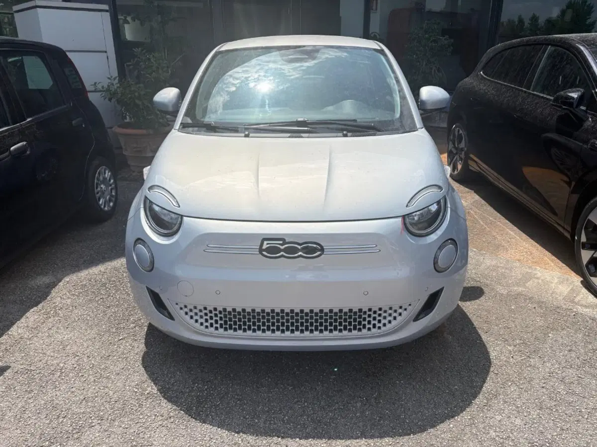 Fiat 500 Cabrio nuova a Siena (2)