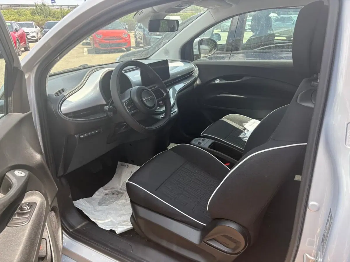 Fiat 500 Cabrio nuova a Siena (6)
