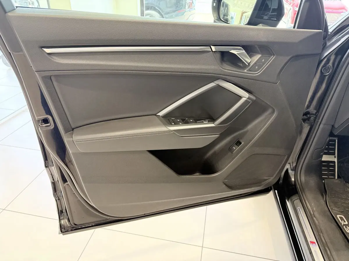 Audi Q3 Sportback usata a Latina (16)