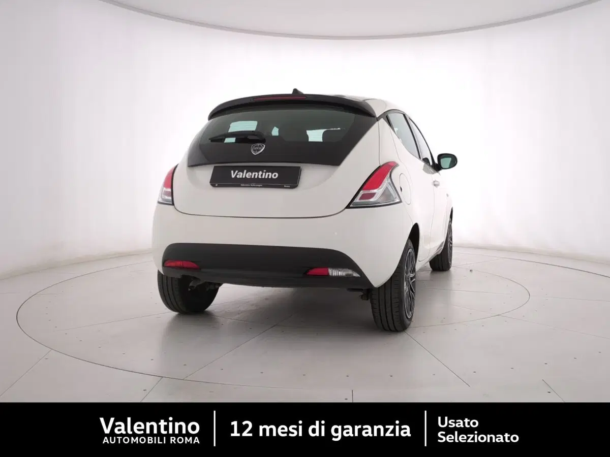 Lancia Ypsilon usata a Roma (3)