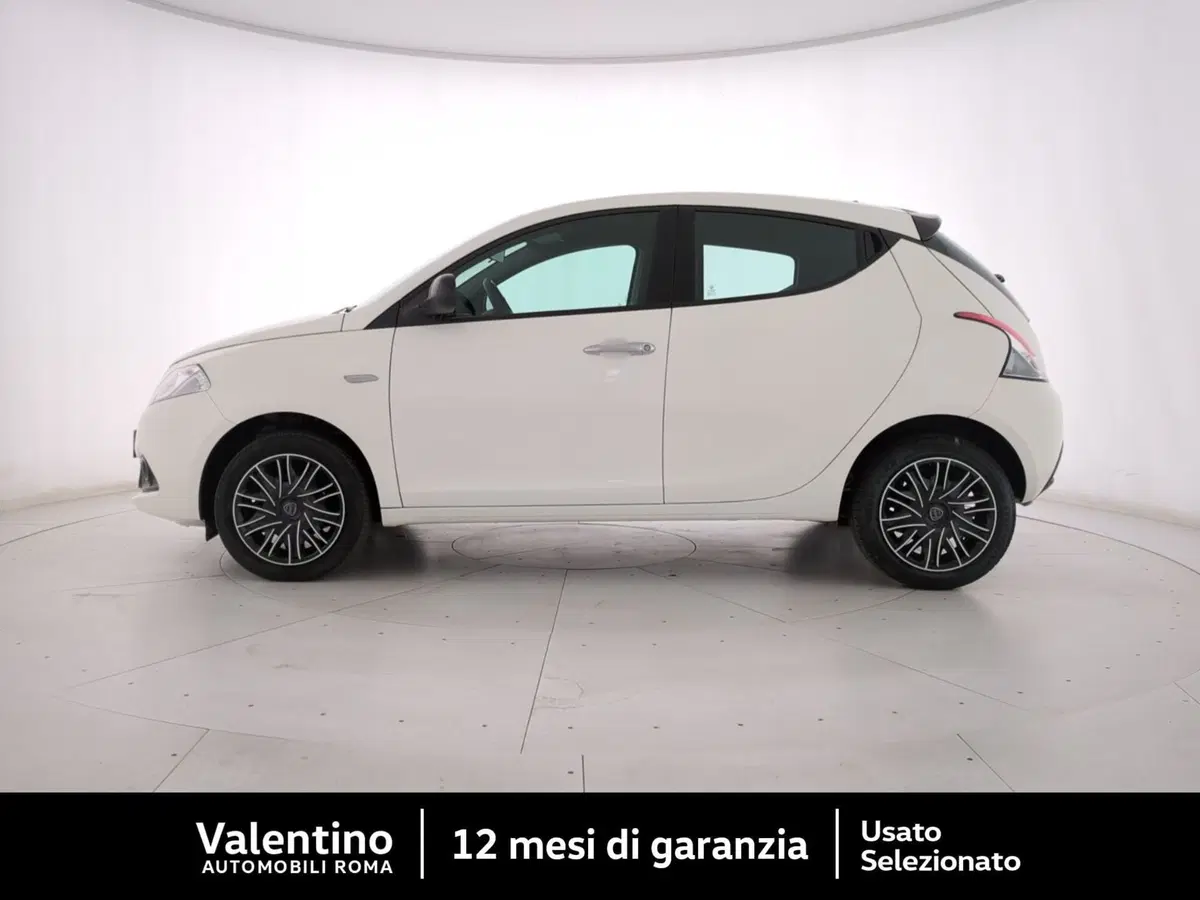 Lancia Ypsilon usata a Roma (4)