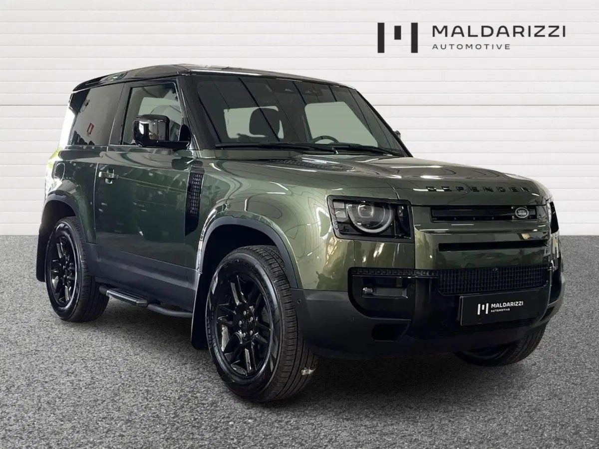 Land Rover Defender nuova a Bari