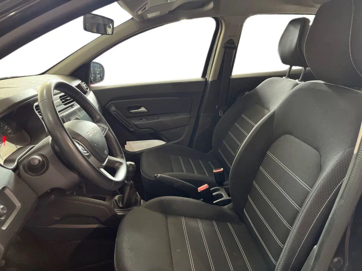 Dacia Duster usata a Bari (7)
