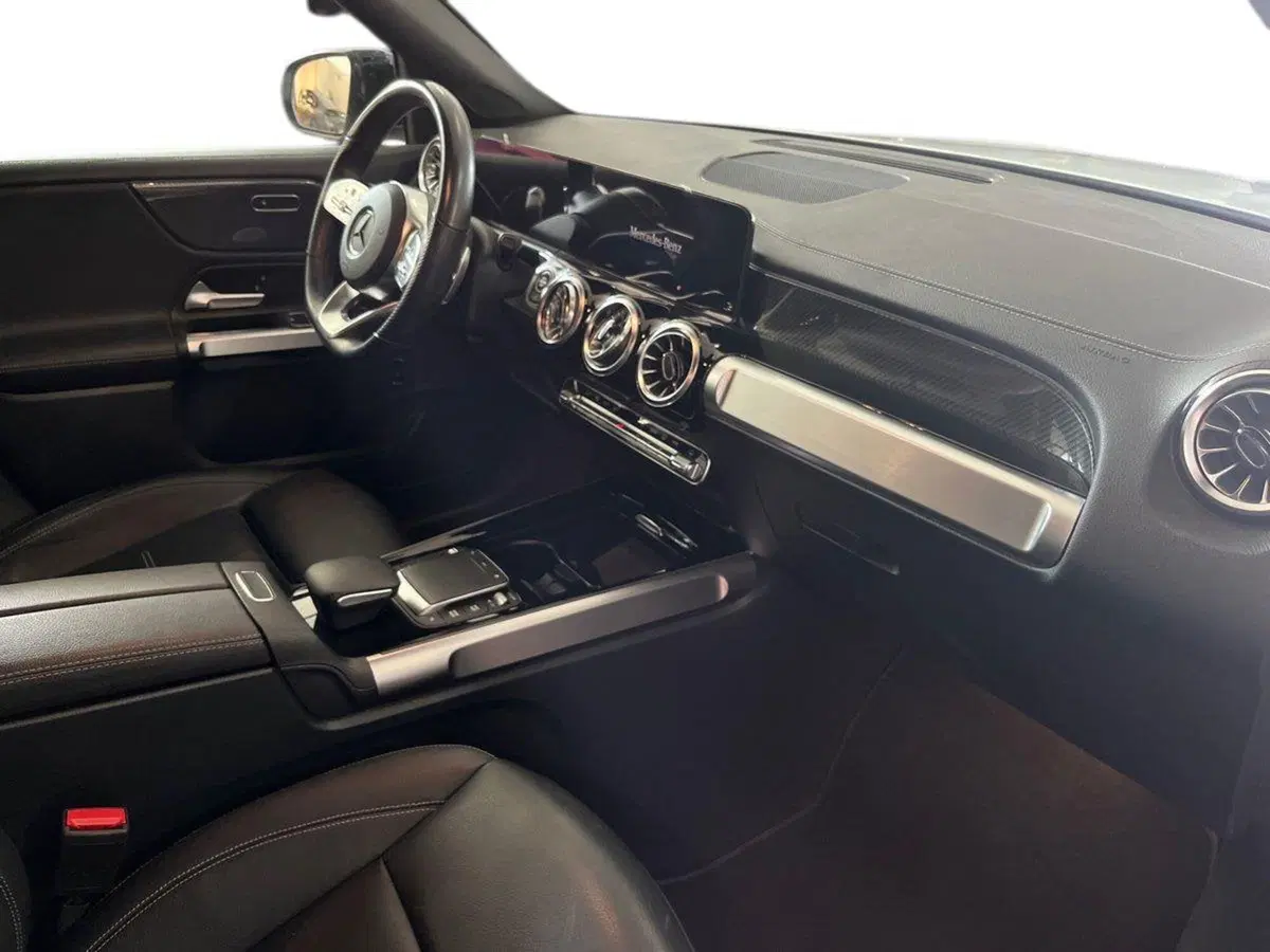 Mercedes-Benz GLB usata a Bari (9)