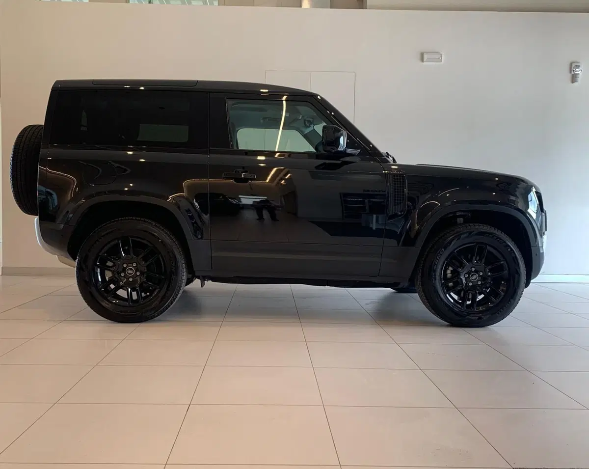 Land Rover Defender usata a Lucca (6)