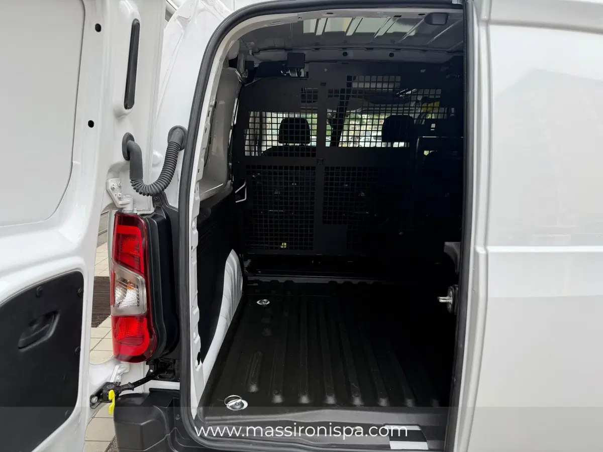 Fiat Doblò Furgone usata a Milano (12)
