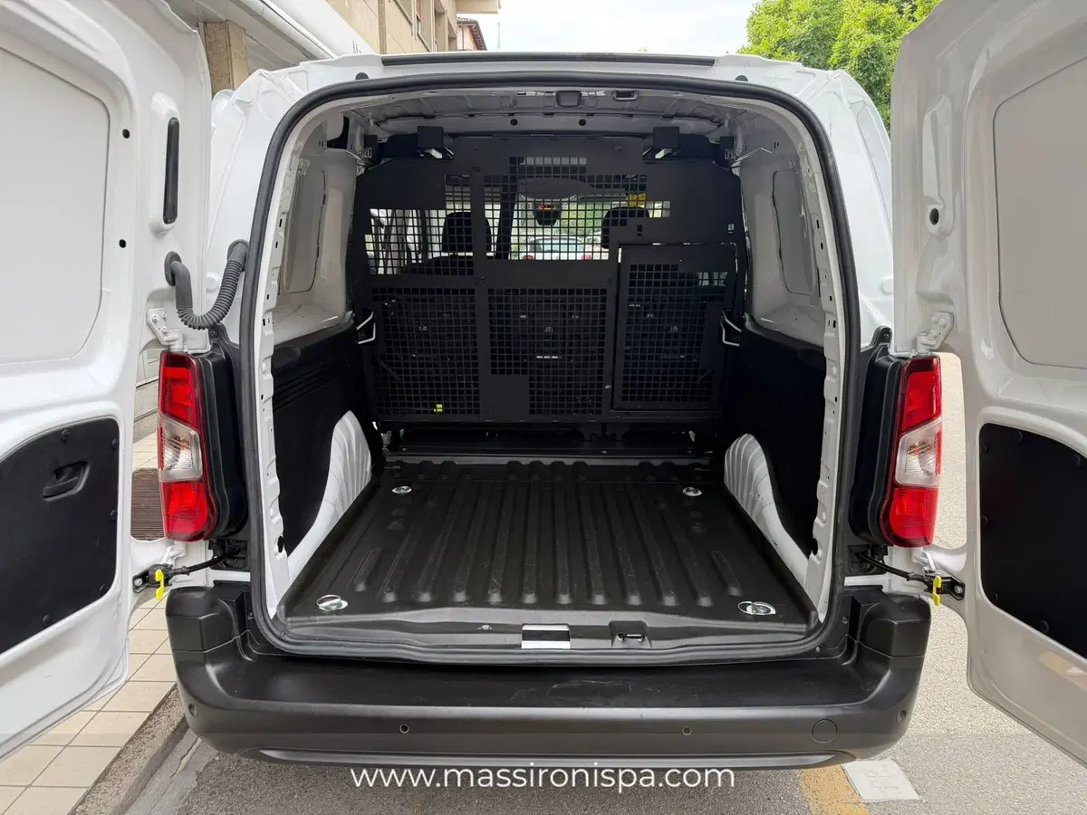 Fiat Doblò Furgone usata a Milano (13)