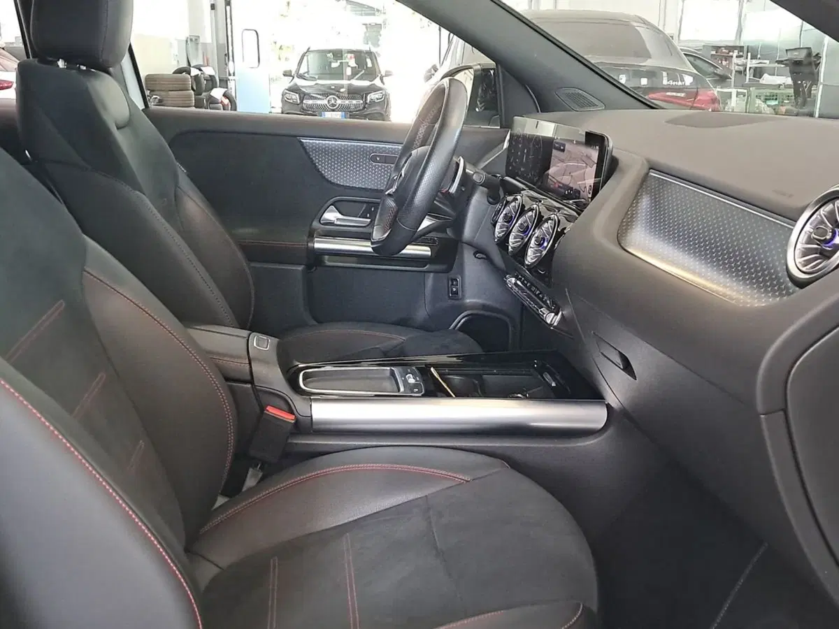 Mercedes-Benz GLA SUV usata a Rimini (14)