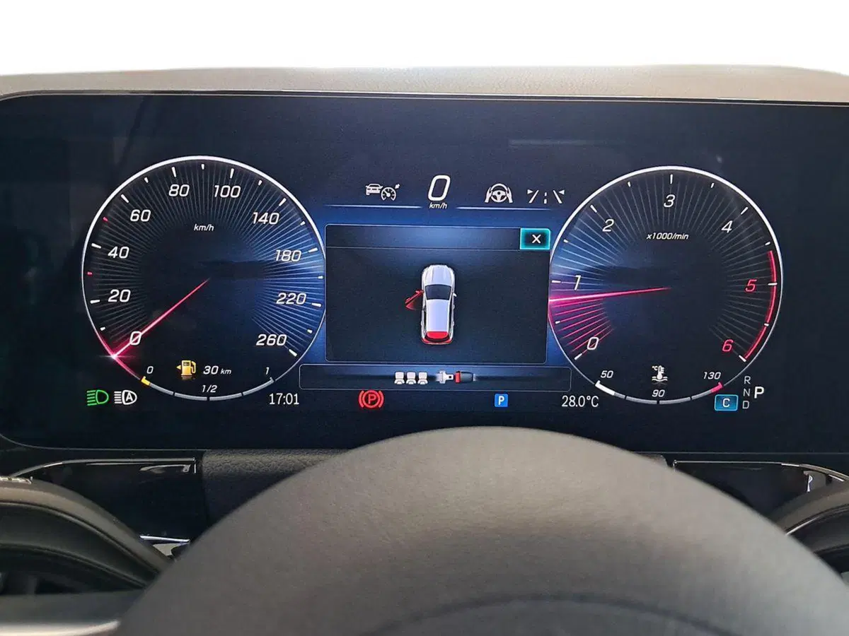 Mercedes-Benz GLA SUV usata a Rimini (9)