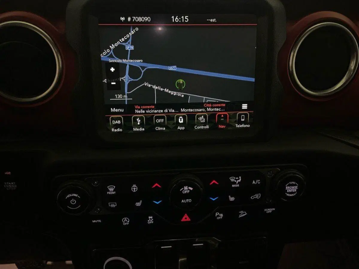 Jeep Wrangler usata a Macerata (15)