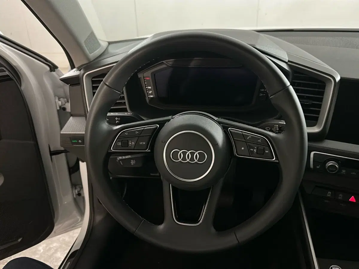 Audi A1 Sportback usata a Napoli (11)
