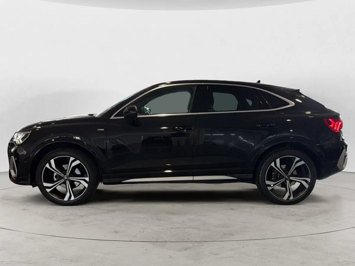 Audi Q3 Sportback usata a Napoli (3)