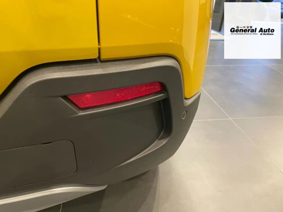Jeep Avenger nuova a Lucca (14)