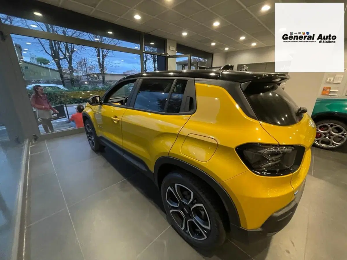 Jeep Avenger nuova a Lucca (3)