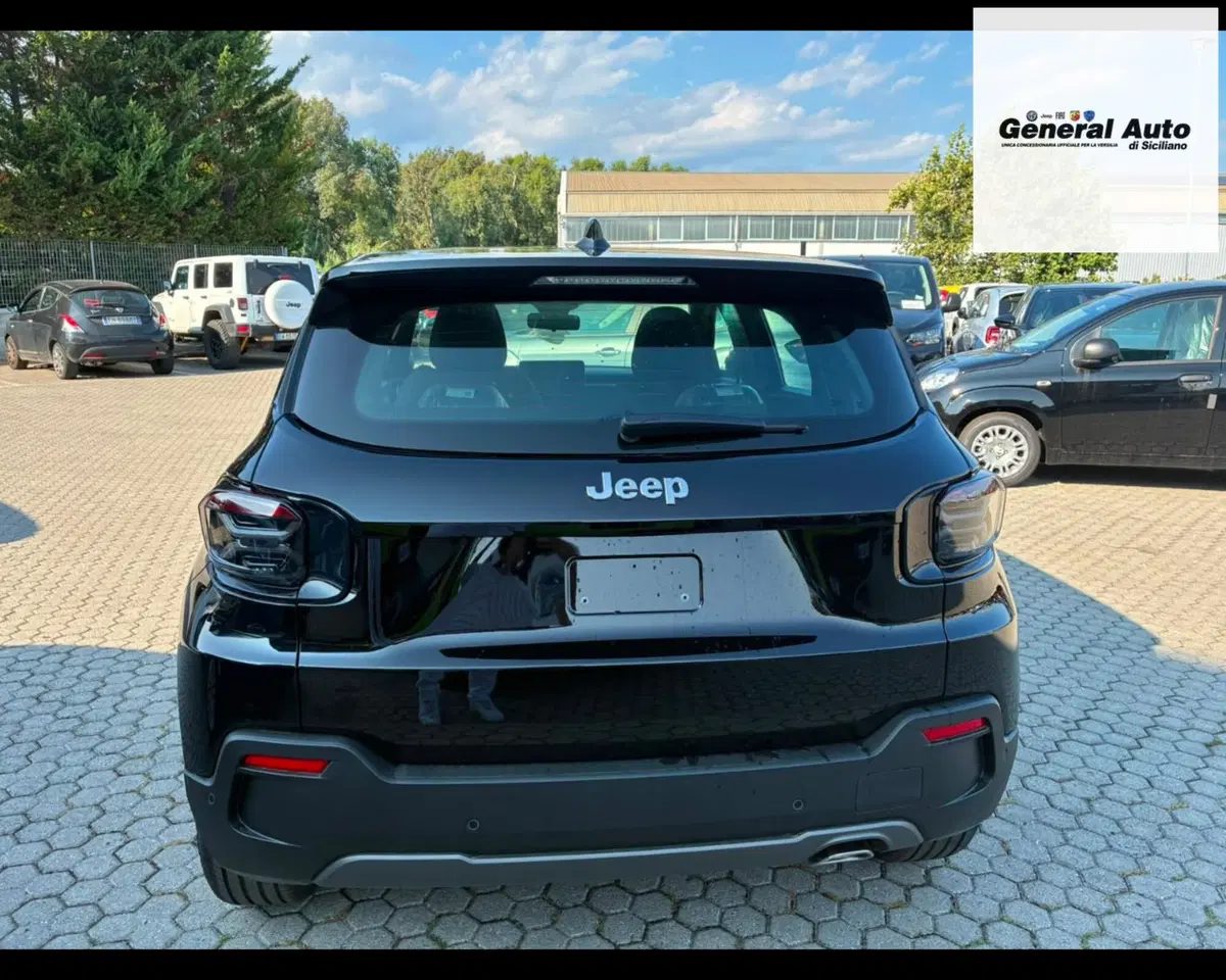 Jeep Avenger nuova a Lucca (6)