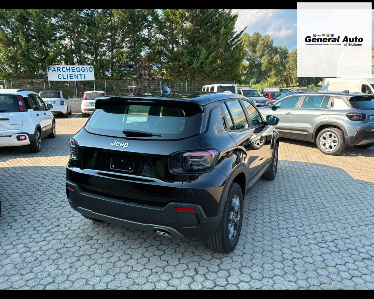Jeep Avenger nuova a Lucca (7)
