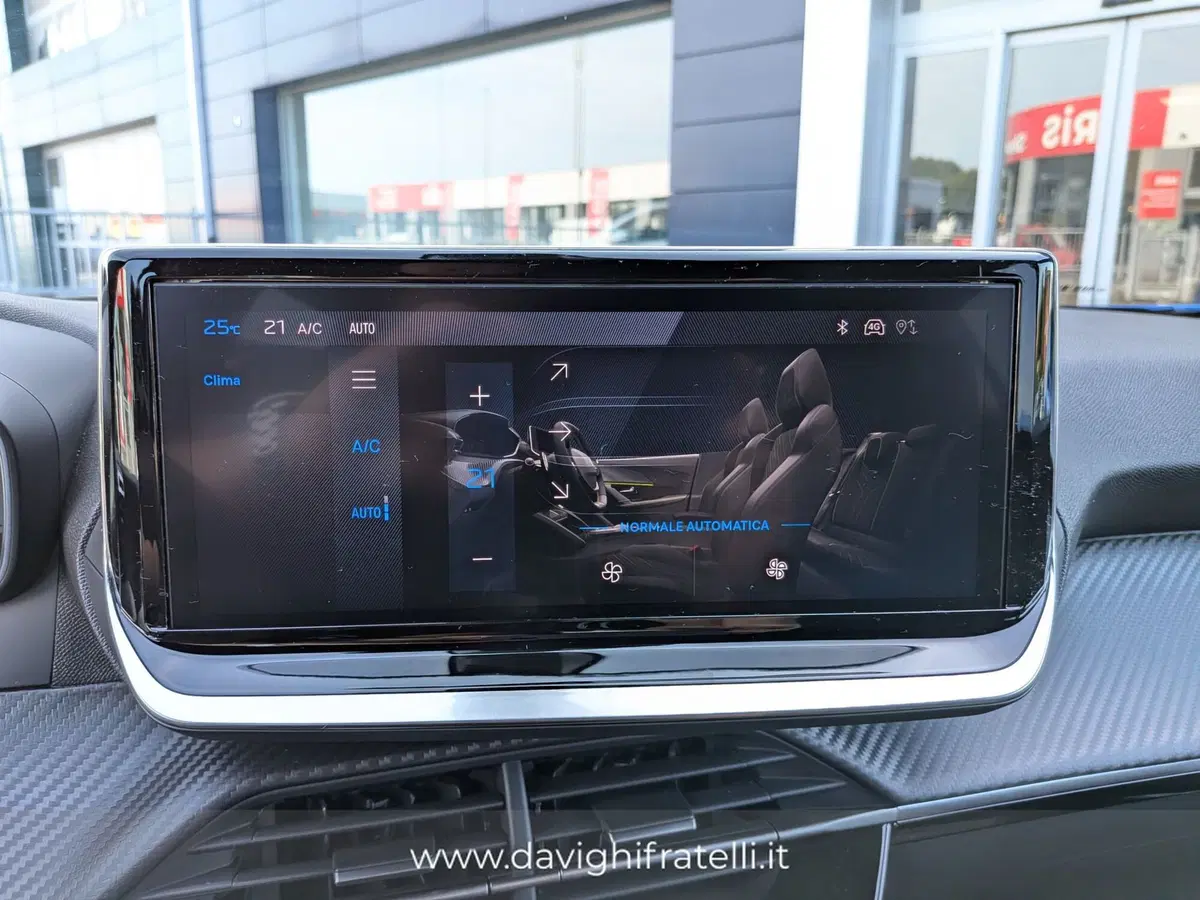 Peugeot 2008 nuova a Parma (12)