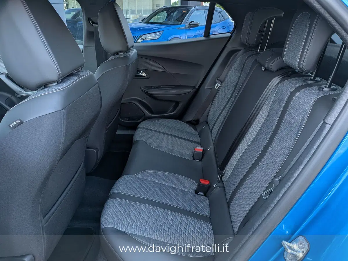 Peugeot 2008 nuova a Parma (19)