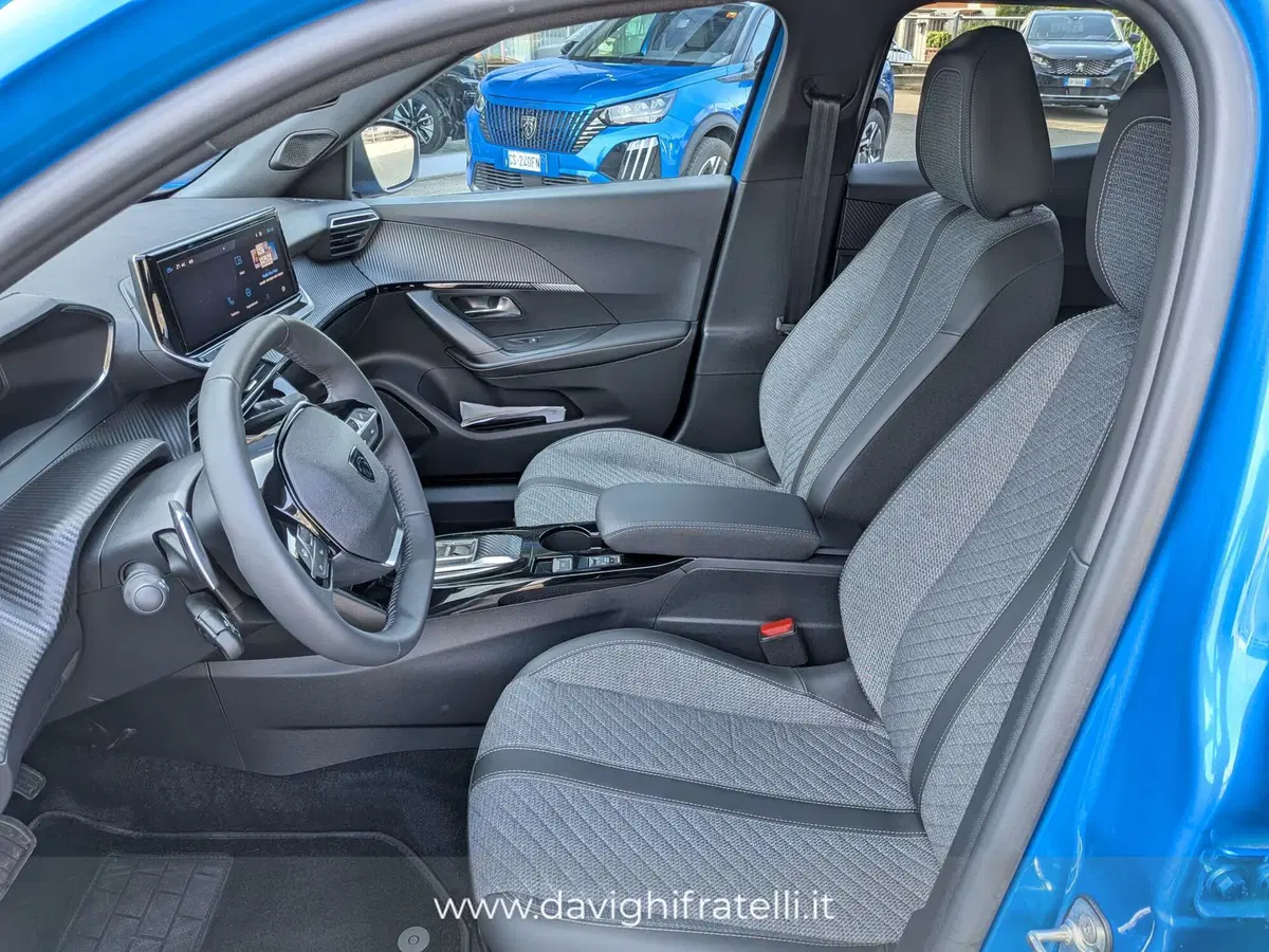 Peugeot 2008 nuova a Parma (9)