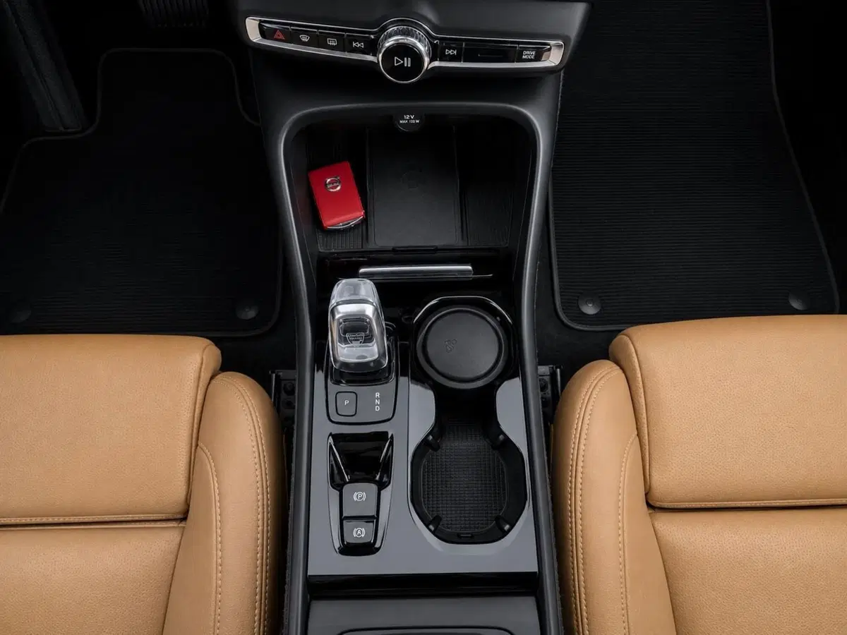 Volvo XC40 usata a Vercelli (13)