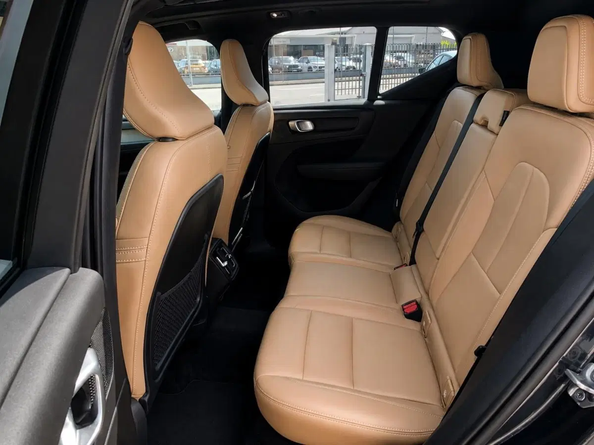 Volvo XC40 usata a Vercelli (14)