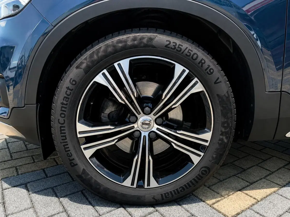 Volvo XC40 usata a Vercelli (5)