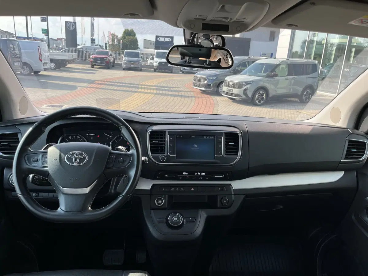 Toyota Proace Verso usata a Vercelli (10)