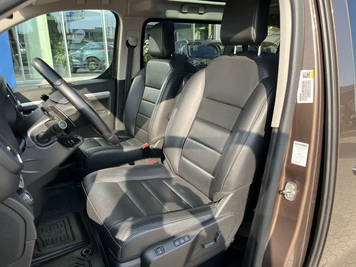 Toyota Proace Verso usata a Vercelli (13)