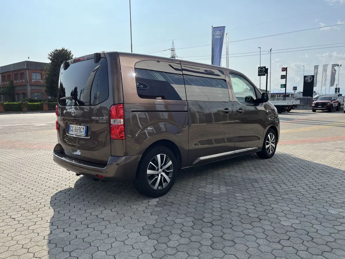 Toyota Proace Verso usata a Vercelli (4)