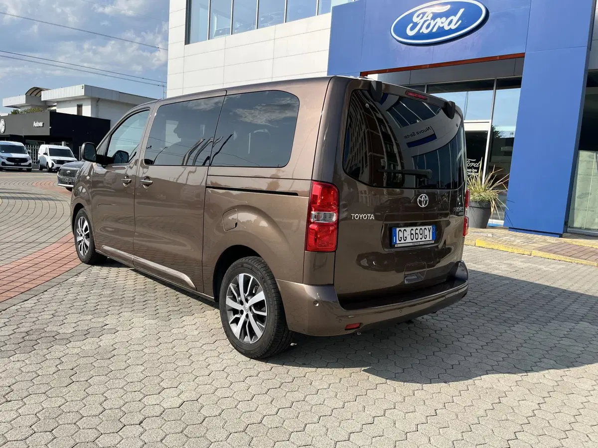 Toyota Proace Verso usata a Vercelli (5)