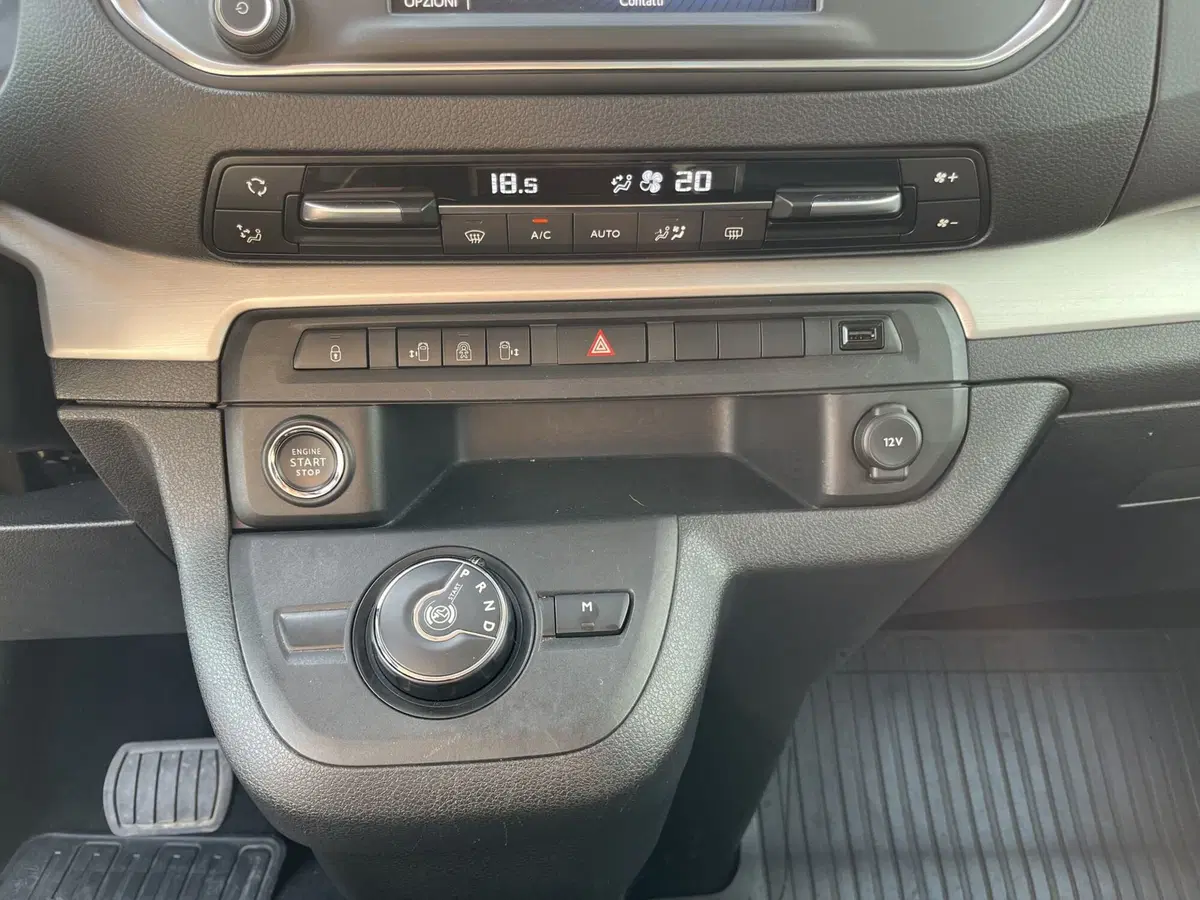 Toyota Proace Verso usata a Vercelli (7)
