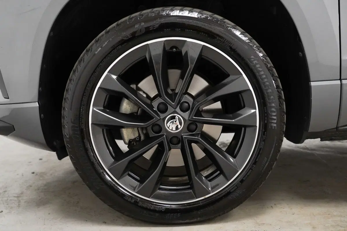Skoda Karoq usata a Varese (9)