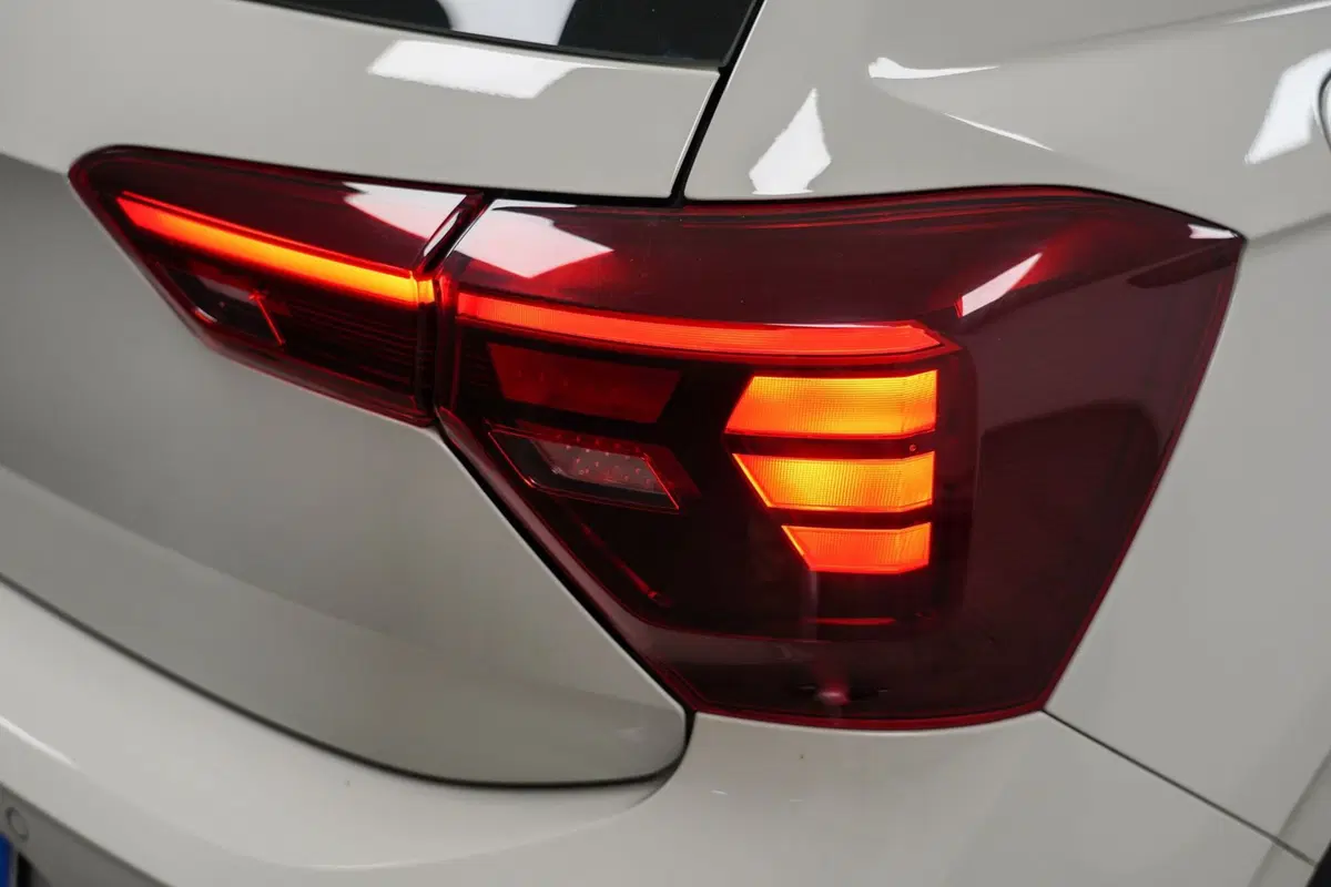 Volkswagen Polo usata a Varese (9)
