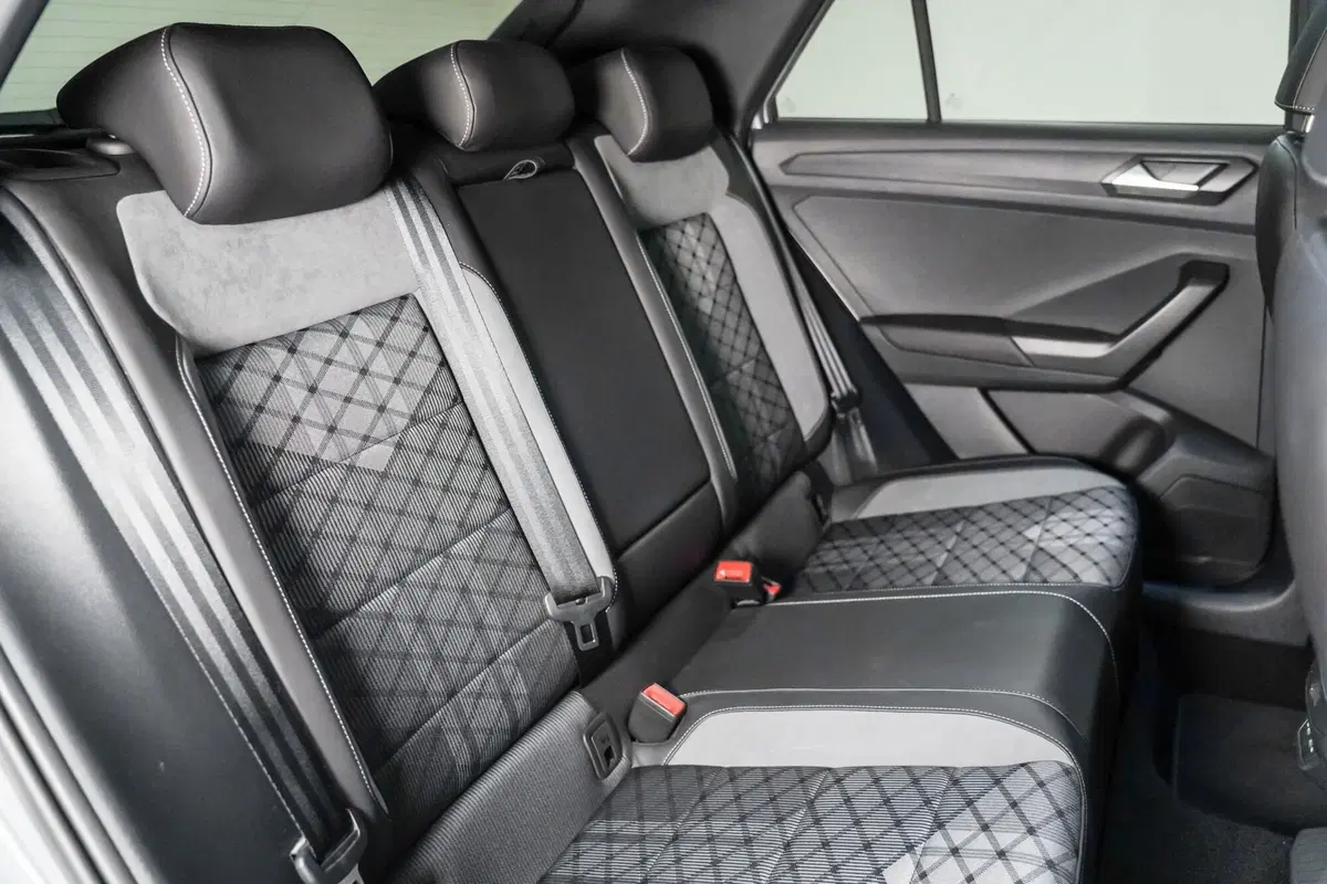 Volkswagen T-Roc usata a Varese (14)