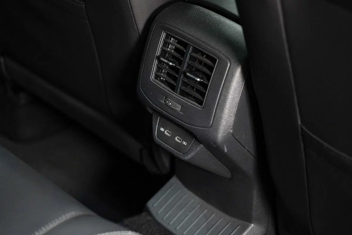 Volkswagen T-Roc usata a Varese (19)