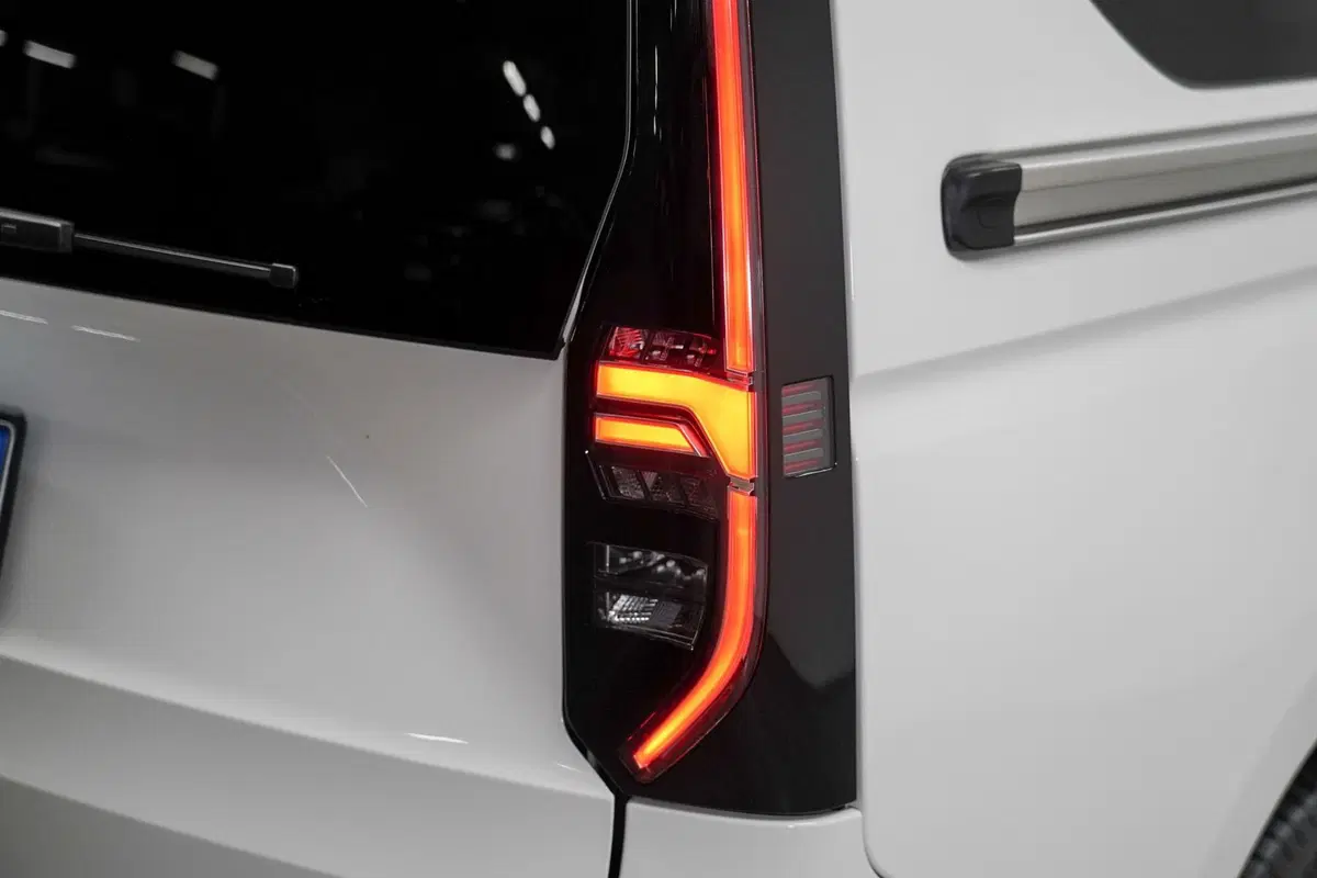 Volkswagen Caddy usata a Varese (9)