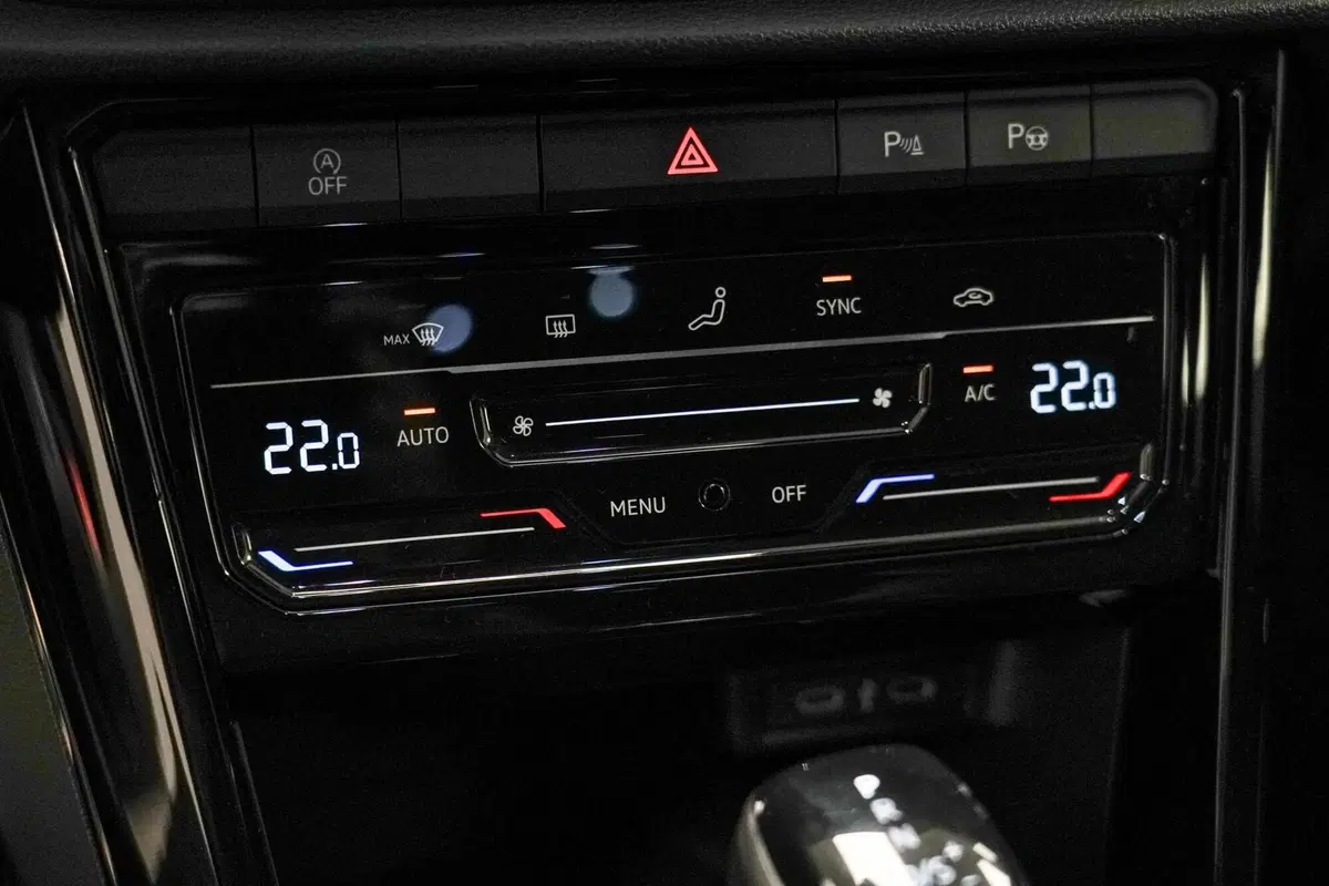 Volkswagen T-Roc usata a Varese (17)