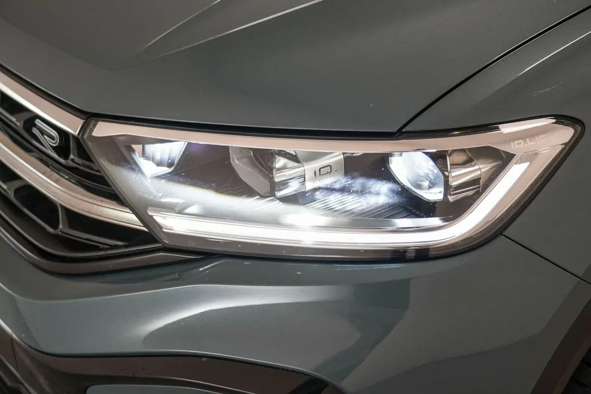 Volkswagen T-Roc usata a Varese (8)