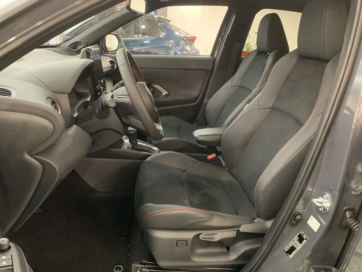 Toyota Yaris Cross nuova a Bergamo (12)