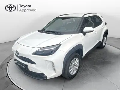 Toyota Yaris Cross Active fwd 115cv e-cvt del 2022 usata a Curno