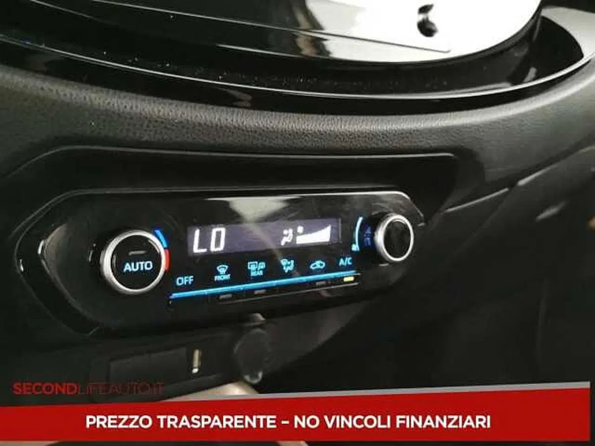 Toyota Aygo X usata a Chieti (11)