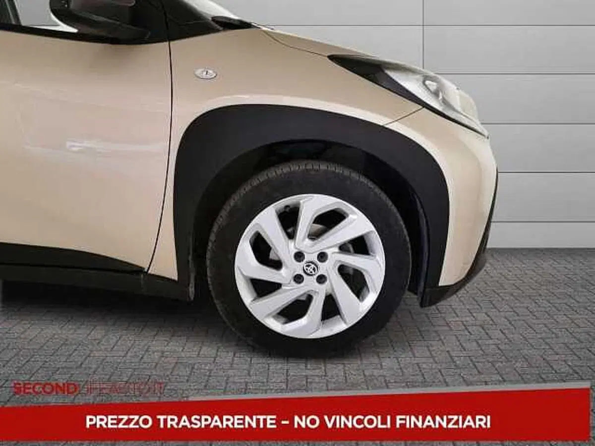 Toyota Aygo X usata a Chieti (15)