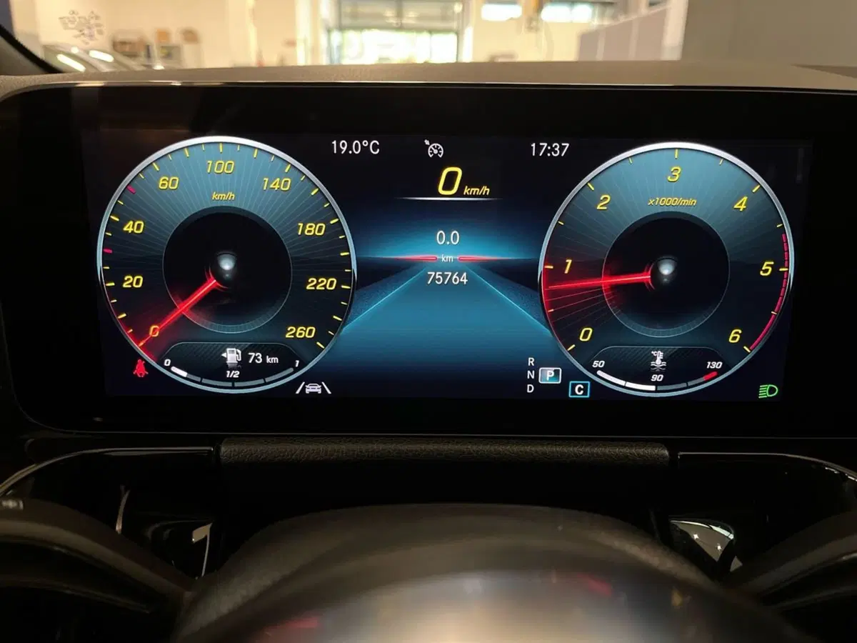 Mercedes-Benz GLA SUV usata a Prato (13)